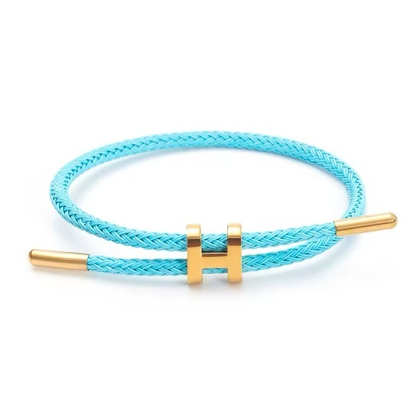 NWT 18K Gold Plated Bracelet - Picture 1 of 1